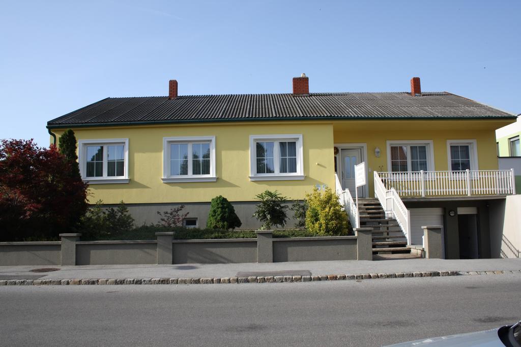 Gaestehaus Zum See Illmitz Exterior foto